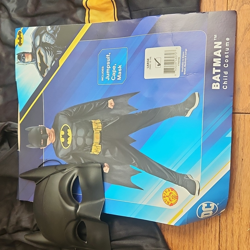 Batman Costume size 10/12, Halloween, boy, DC